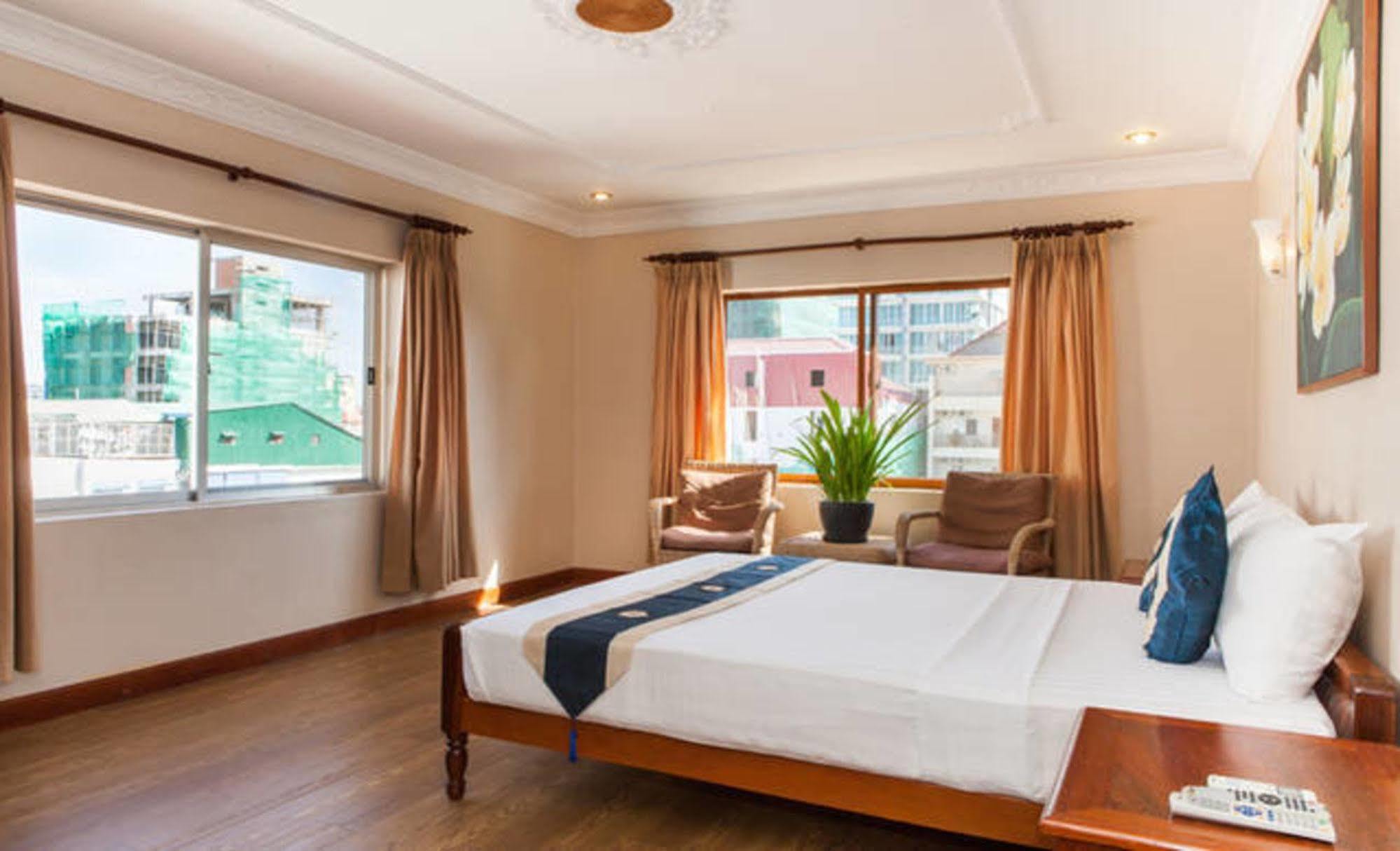Anise Hotel And Restaurant Phnom Penh Eksteriør bilde