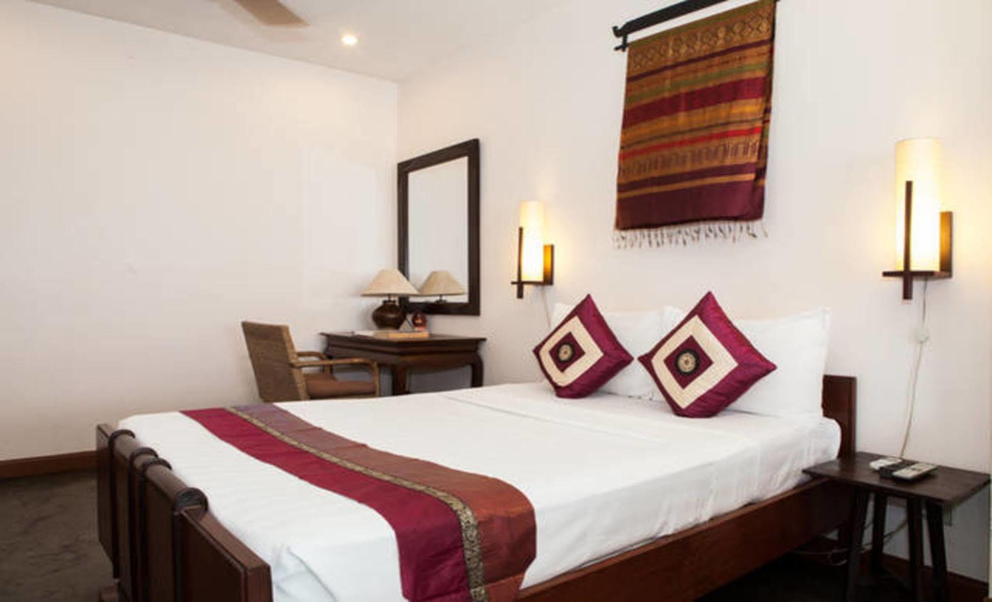 Anise Hotel And Restaurant Phnom Penh Eksteriør bilde