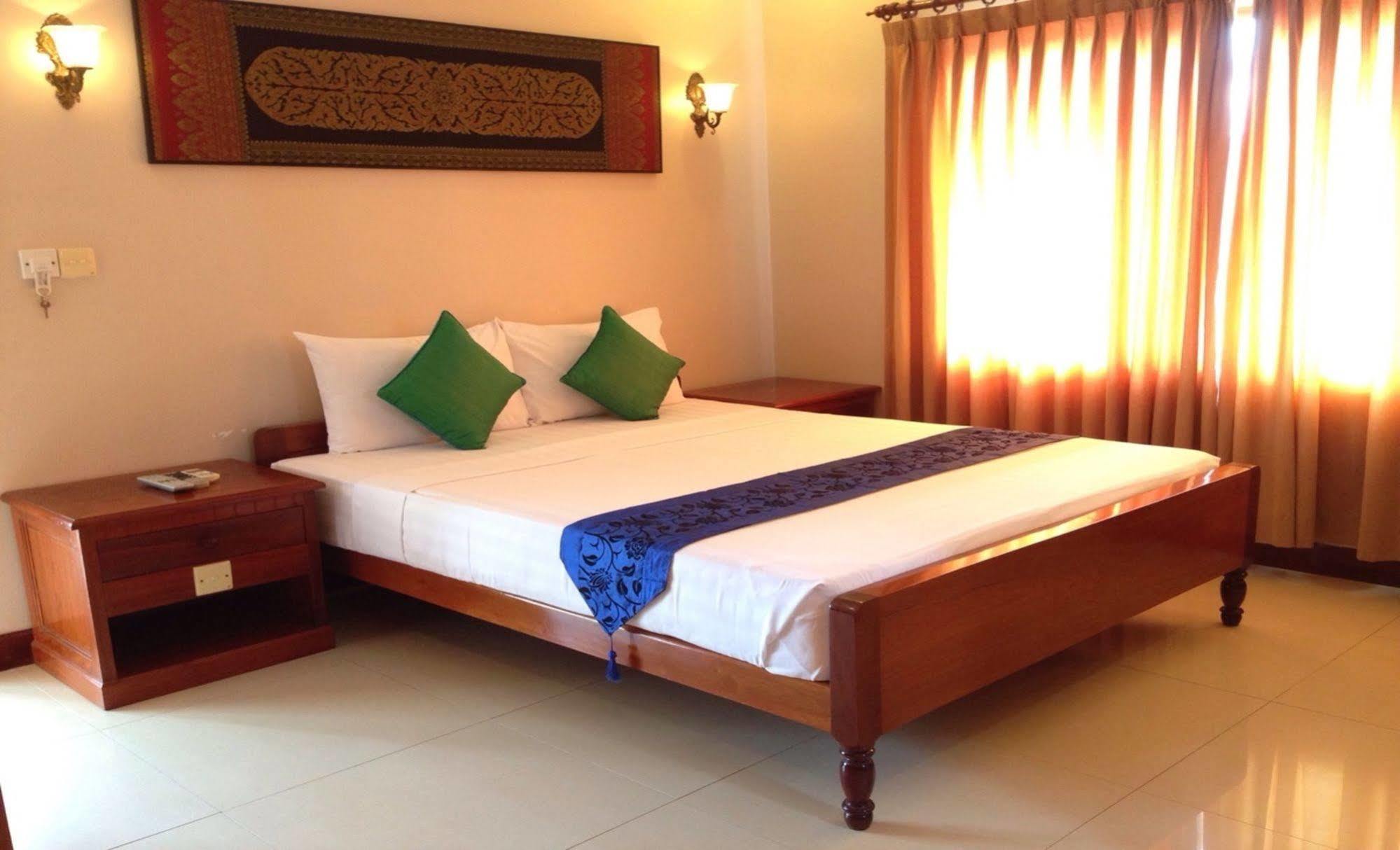 Anise Hotel And Restaurant Phnom Penh Eksteriør bilde