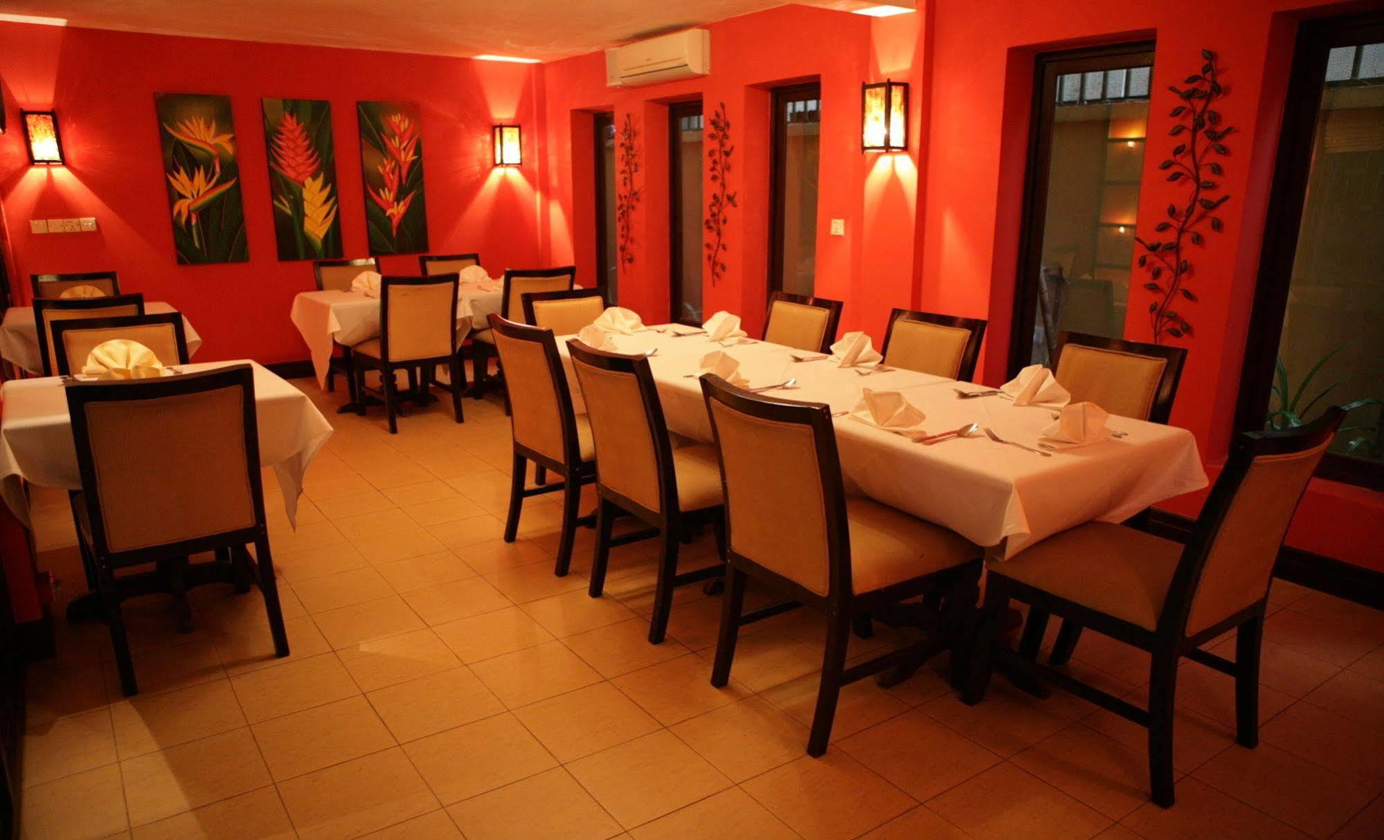 Anise Hotel And Restaurant Phnom Penh Eksteriør bilde