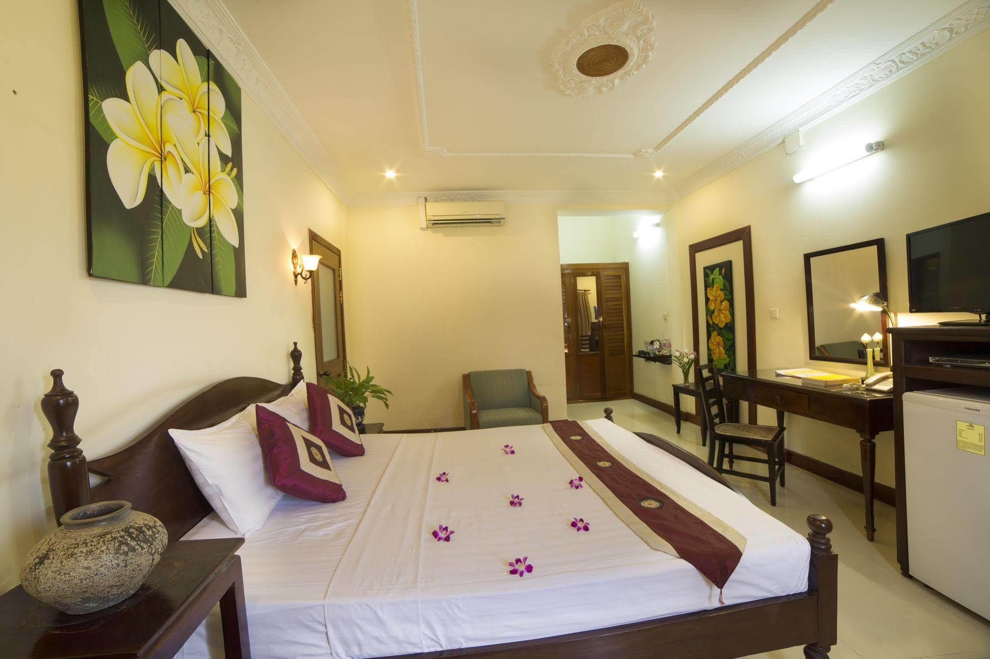 Anise Hotel And Restaurant Phnom Penh Eksteriør bilde