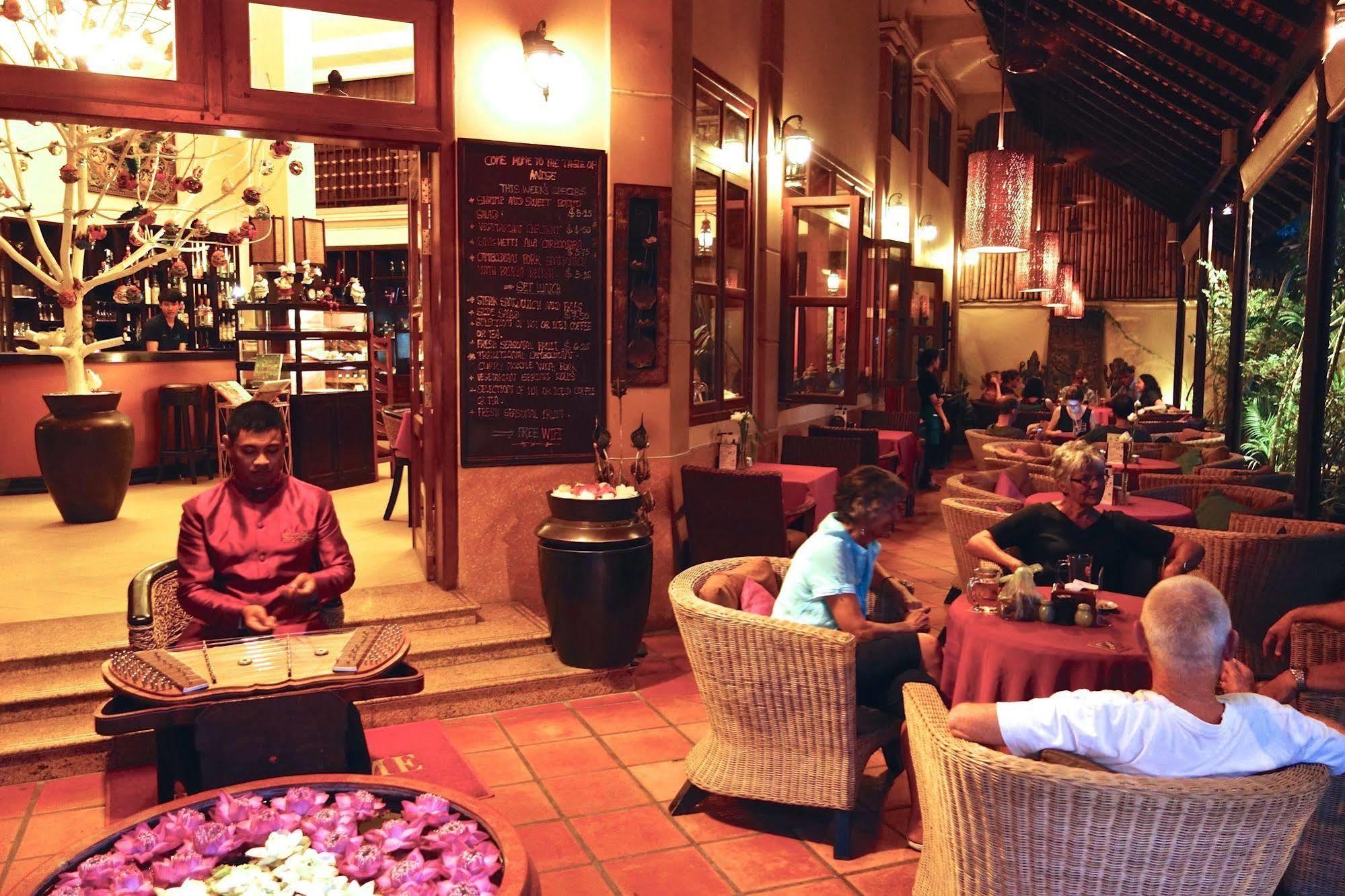 Anise Hotel And Restaurant Phnom Penh Eksteriør bilde